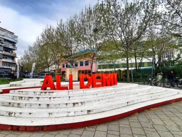 Tirane, shitet apartament 1+1 Kati 1, 57 m² 115.000 € (Ali Demi)