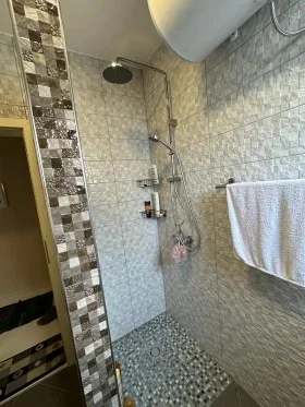 Tirane, jepet me qera apartament 3+1 Kati 3, 1.000 € 