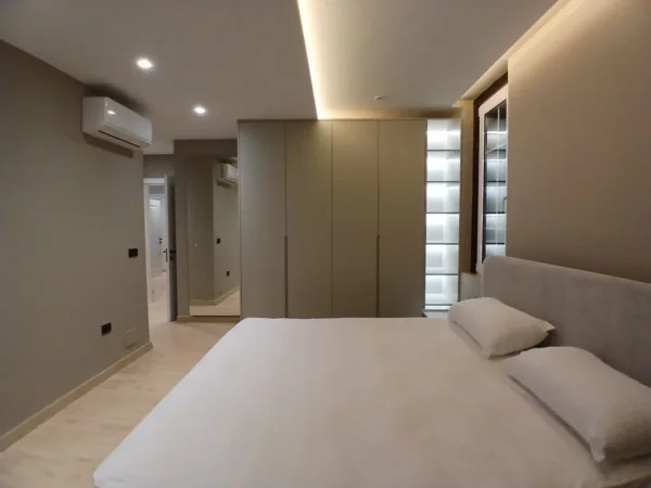 Tirane, jepet me qera apartament 3+1+Ballkon Kati 4, 140 m² 1.200 € 