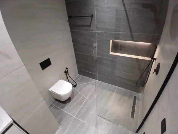 Tirane, jepet me qera apartament 3+1+Ballkon Kati 4, 140 m² 1.200 € 