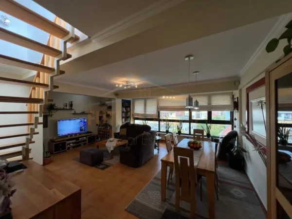 Tirane, shitet apartament 3+1+Aneks+Ballkon Kati 5, 120 m² 277.000 € 