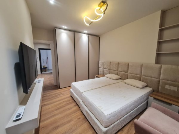 Tirane, jepet me qera apartament 1+1+Ballkon Kati 4, 82 m² 1.000 € (Pazari i Ri)