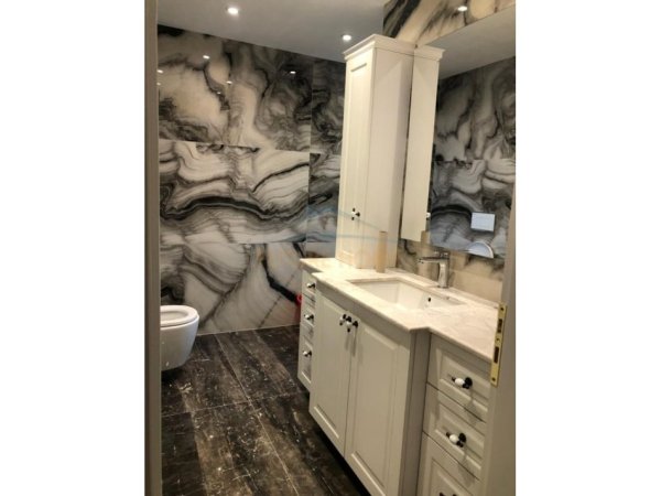 Tirane, jepet me qera apartament 3+1+Ballkon Kati 4, 190 m² 1.300 € (Vilat Gjermane)