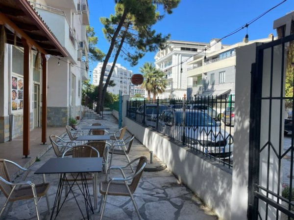 🍹 Lokal me Qira – 📍Golem, Durrës