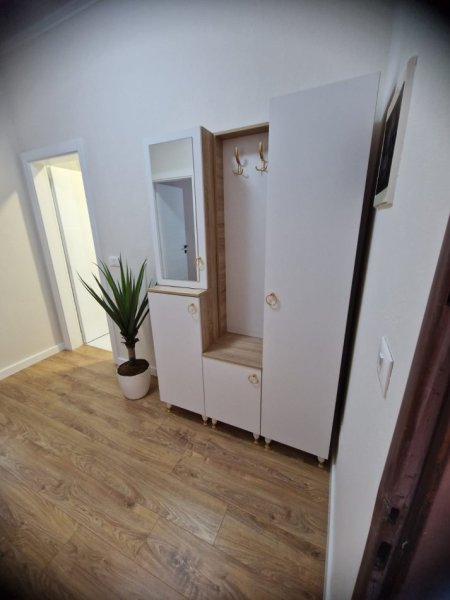 Tirane, jepet me qera apartament 2+1+Ballkon Kati 2, 90 m² 800 € 