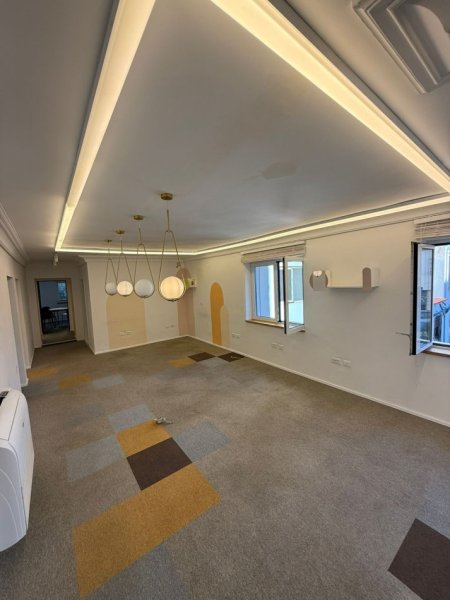Tirane, jepet me qera zyre Kati 4, 130 m² 1.500 € (ZOGU ZI)