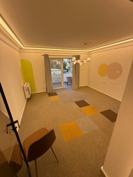 Tirane, jepet me qera zyre , 130 m² 1.500 € (Zogu i Zi)