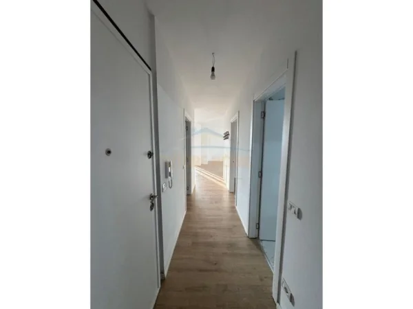 Tirane, shitet apartament 2+1 Kati 8, 124 m² 204.000 €