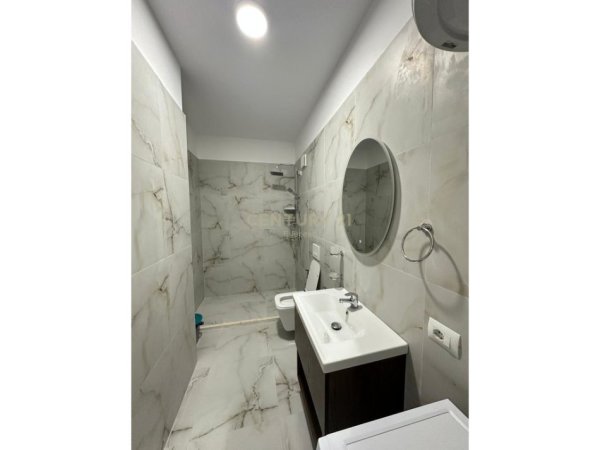 Tirane, jepet me qera 2+1 Kati 8, 77 m² 1.200 € (ZOGU I ZI)