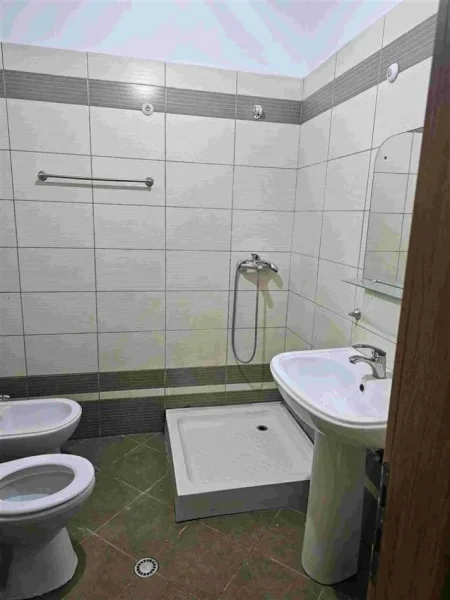 Tirane, shitet apartament 1+1+Ballkon Kati 8, 60 m² 84.000 € (Spitali Hygeia)