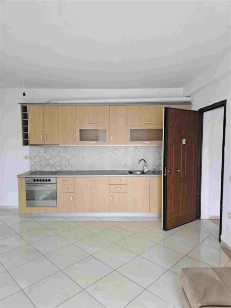 Tirane, shitet apartament 1+1+Ballkon Kati 8, 60 m² 84.000 € (Spitali Hygeia)
