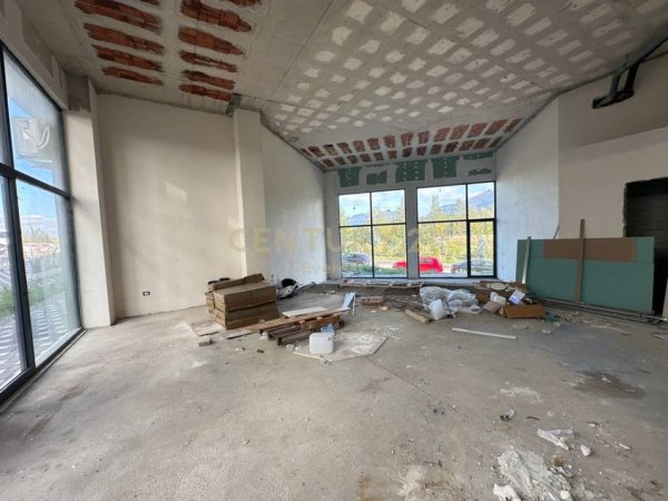 Tirane, jepet me qera Kati 0, 138 m² 3.650 € (LIQENI I THATE)