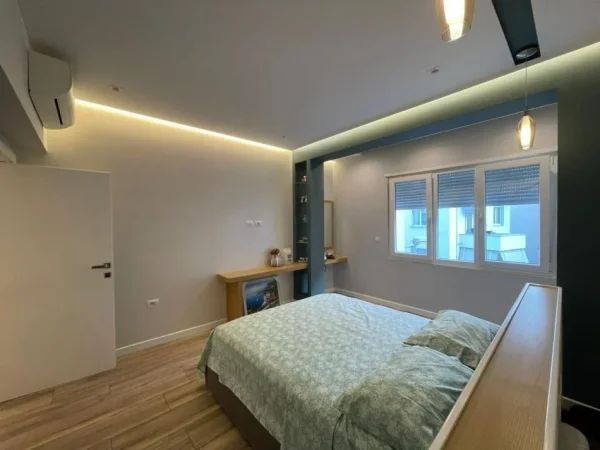 Tirane, jepet me qera apartament 3+1 Kati 5, 140 m² 1.350 € (KOPSHTI ZOOLOGJIK)