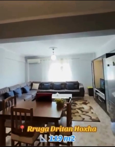 Tirane, jepet me qera apartament 2+1+Ballkon, Cmimi 600 € (Rruga Dritan Hoxha Laprakë)