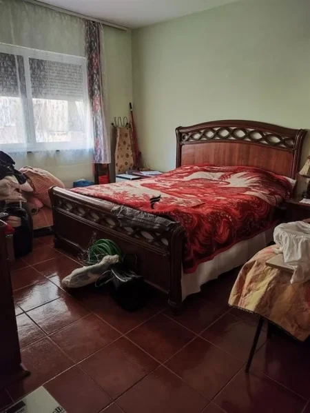 Tirane, jepet me qera apartament 1+1 Kati 3, 75 m² 600 € (KOMUNA E PARISIT)