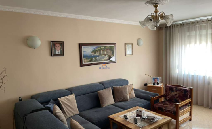 Tirane, jepet me qera apartament 1+1 Kati 5, 60 m² 800 € (RRUGA FORTUZI)