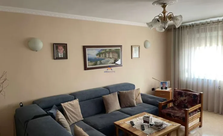 Tirane, jepet me qera apartament 1+1 Kati 5, 60 m² 800 € (RRUGA FORTUZI)