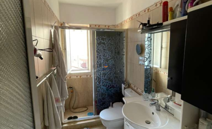 Tirane, jepet me qera apartament 1+1 Kati 5, 60 m² 800 € (RRUGA FORTUZI)