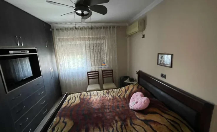 Tirane, jepet me qera apartament 1+1 Kati 5, 60 m² 800 € (RRUGA FORTUZI)