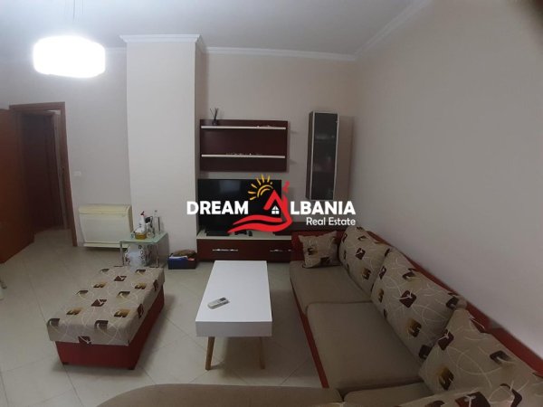 Tirane, jepet me qera apartament 1+1 , 70 m² 500 € (Rruga e Durresit)
