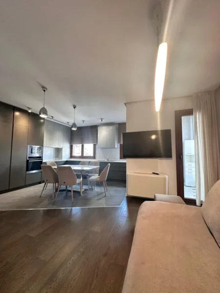 Tirane, jepet me qera apartament 2+1 Kati 4, 100 m² 600 € (Prane rrethit te Astirit)