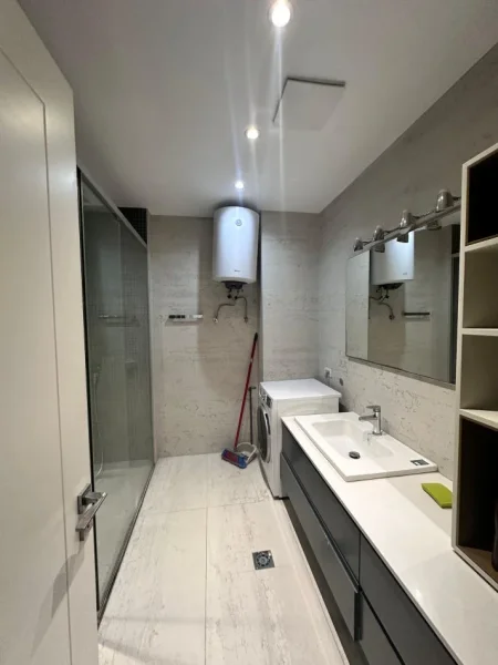 Tirane, jepet me qera apartament 2+1 Kati 4, 100 m² 600 € (Prane rrethit te Astirit)