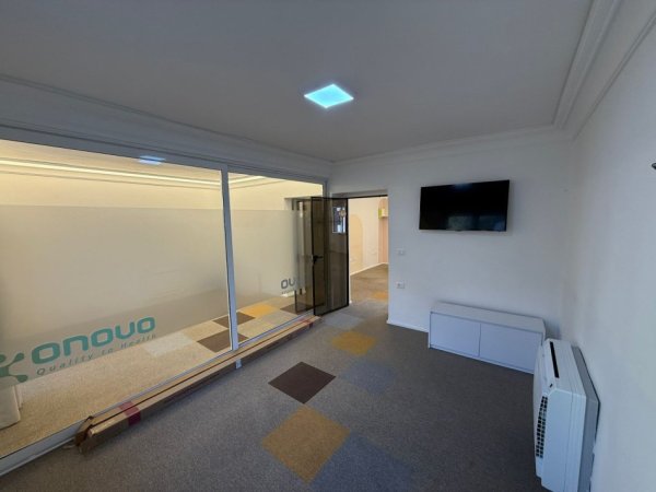 Tirane, jepet me qera zyre Kati 2, 130 m² 1.500 € (zogu zi)