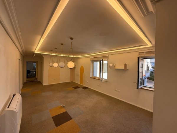 Tirane, jepet me qera zyre Kati 2, 130 m² 1.500 € (zogu zi)