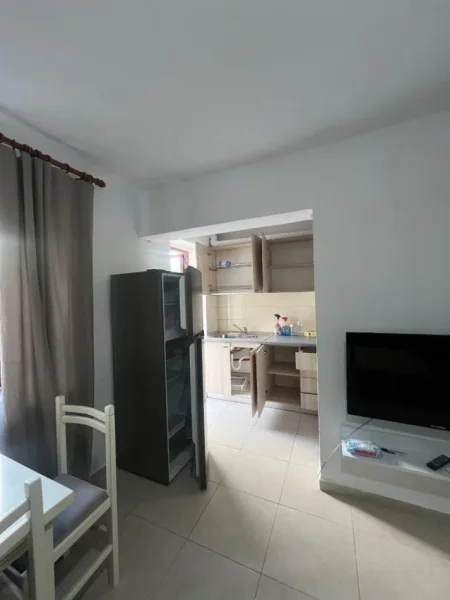Tirane, jepet me qera apartament 2+1 Kati 3, 65 m² 450 € (rruga kongresi i manastirit)