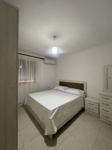 Tirane, jepet me qera apartament 2+1 Kati 3, 65 m² 500 € (rruga kongresi i manastirit)