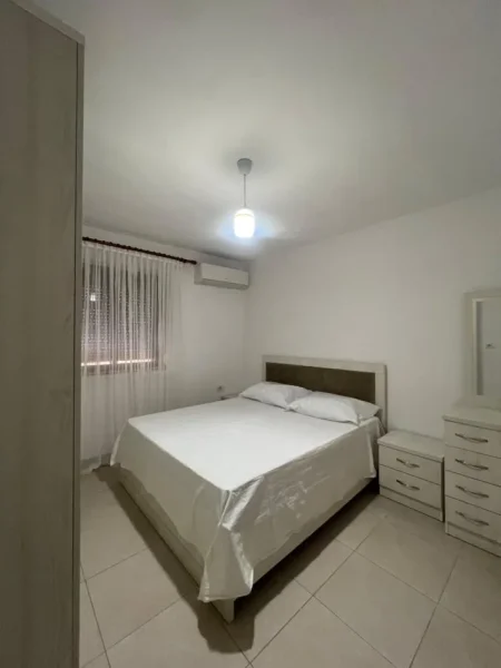 Tirane, jepet me qera apartament 2+1 Kati 3, 65 m² 450 € (rruga kongresi i manastirit)