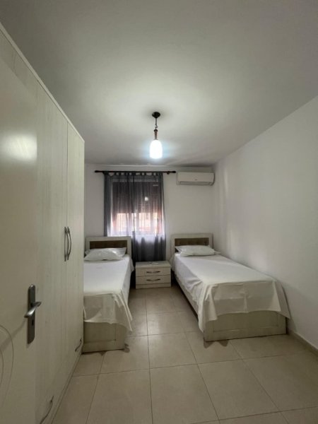 Tirane, jepet me qera apartament 2+1 Kati 3, 65 m² 500 € (rruga kongresi i manastirit)