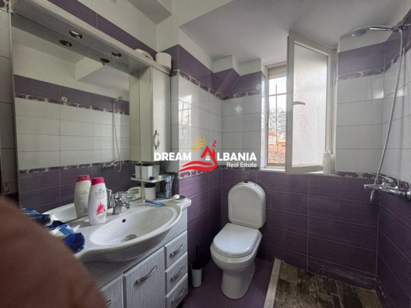 Shqiperi, jepet me qera apartament 2+1 , 90 m² 650 € (Pazari i Ri)