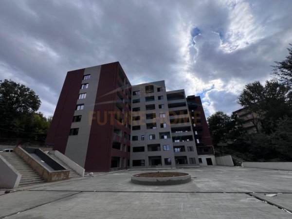 Tirane, shitet apartament 2+1+2,  Kati 2, 123.7 m² 161.000 € (Kompleksi Xheluks, Rruga e Elbasanit)