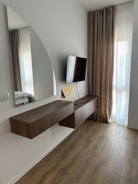 Tirane, jepet me qera apartament 2+1+Ballkon Kati 8, 80 m² 1.000 € (ZOGU I ZI)