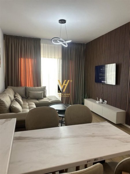 Tirane, jepet me qera apartament 2+1+Ballkon Kati 8, 80 m² 1.000 € (ZOGU I ZI)