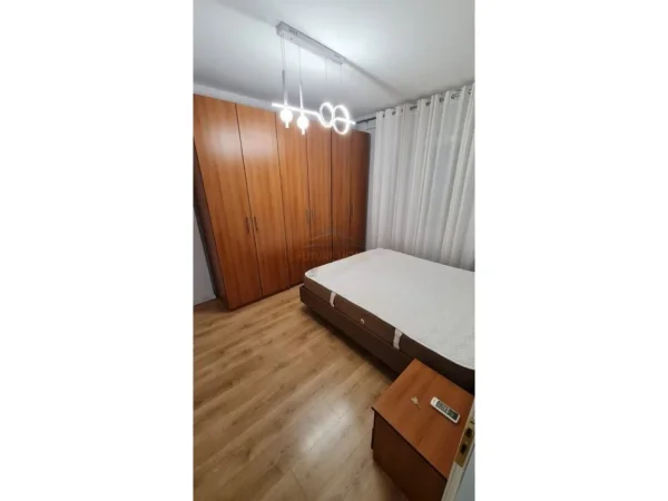 Tirane, jepet me qera apartament Kati 1, 75 m² 400 € 