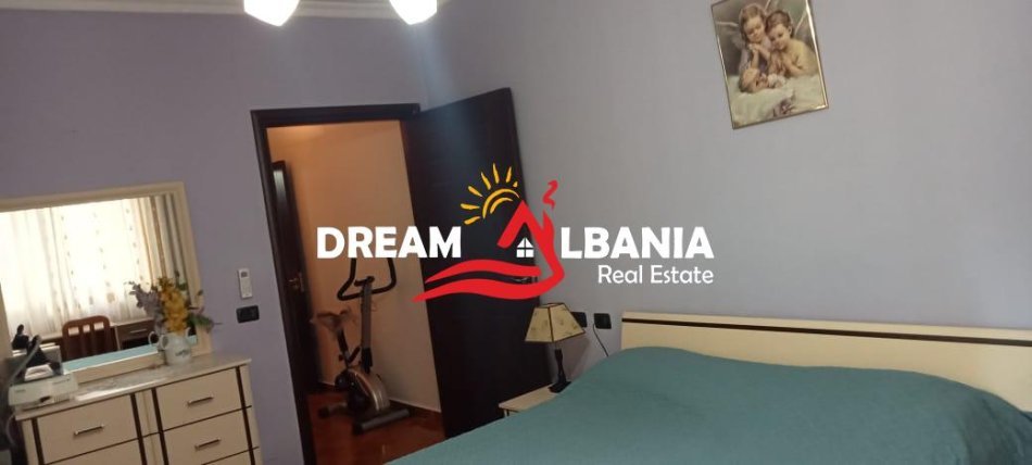 Tirane, jepet me qera 1+1 , 80 m² 550 € (Fresku)