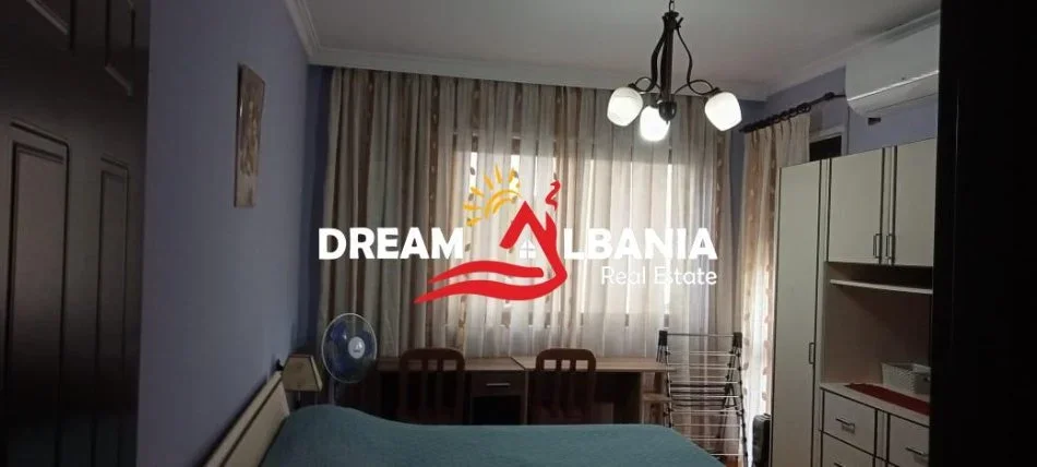 Tirane, jepet me qera 1+1 , 80 m² 550 € (Fresku)
