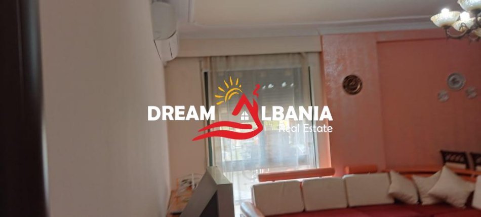 Tirane, jepet me qera 1+1 , 80 m² 550 € (Fresku)