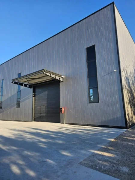 Tirane, jepet me qera magazine Kati 0, 530 m² 2.650 € (KASHAR)