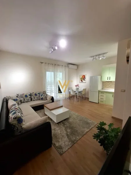 Tirane, jepet me qera apartament 2+1+Ballkon Kati 3, 110 m² 800 € (KOPSHTI ZOOLOGJIK)