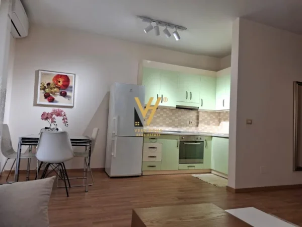 Tirane, jepet me qera apartament 2+1+Ballkon Kati 3, 110 m² 800 € (KOPSHTI ZOOLOGJIK)
