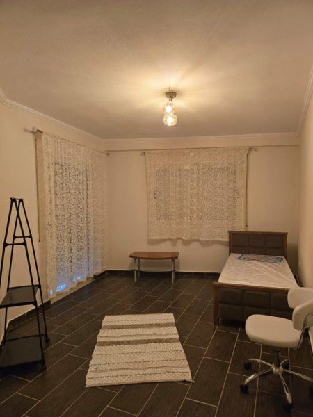 Tirane, jepet me qera apartament 2+1+Ballkon Kati 5, 120 m² 500 € (Ne Yzberisht, Tirane)