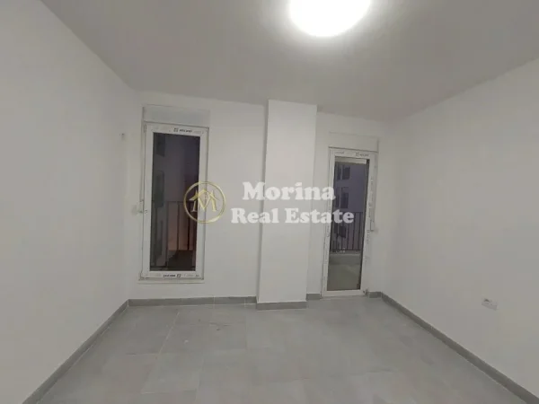 Tirane, jepet me qera apartament 3+1 Kati 2, 127 m² 500 € (5 Maji)