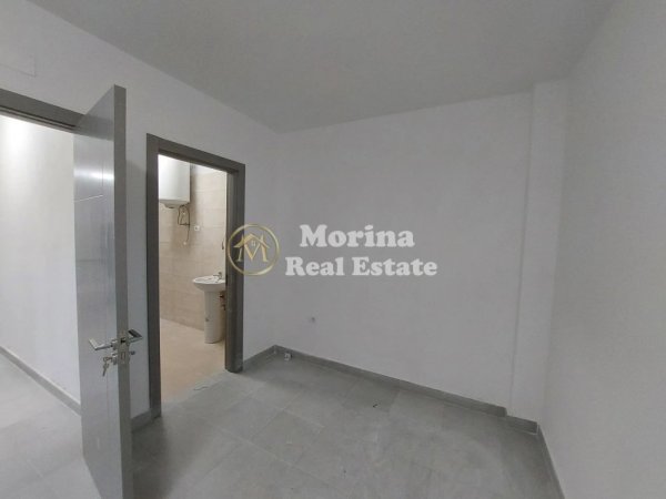Tirane, jepet me qera apartament 3+1 Kati 2, 127 m² 500 € (5 Maji)