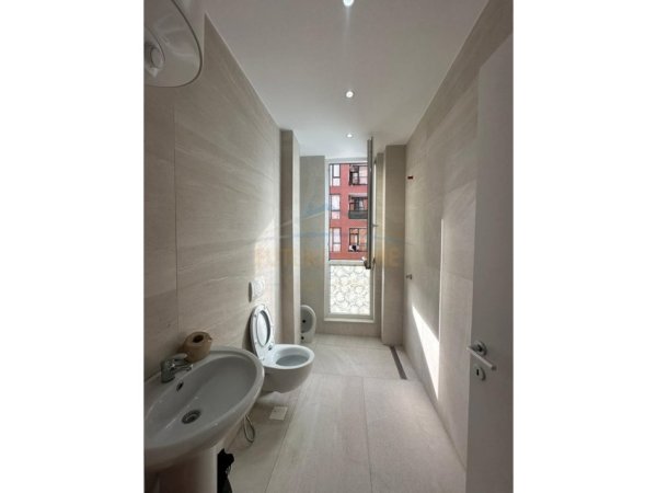 Tirane, shitet apartament 3+1 Kati 3, 151 m² 350.000 € (Jordan Misja)