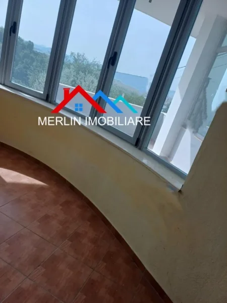 Tirane, shitet Vile 4 Kateshe, 671 m² ndertim, per 450.000 € ( afer RRUGES  SE ARBERIT)