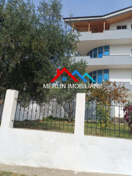 Tirane, shitet Vile 2+1+Aneks+Ballkon Kati 4, 671 m² 450.000 € (RRUGA E ARBERIT)