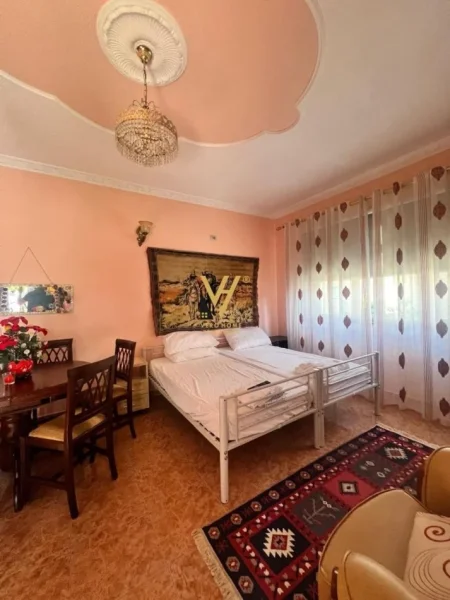 Tirane, jepet me qera apartament 3+1+Ballkon Kati 2, 130 m² 1.500 € (SHALLVARET)